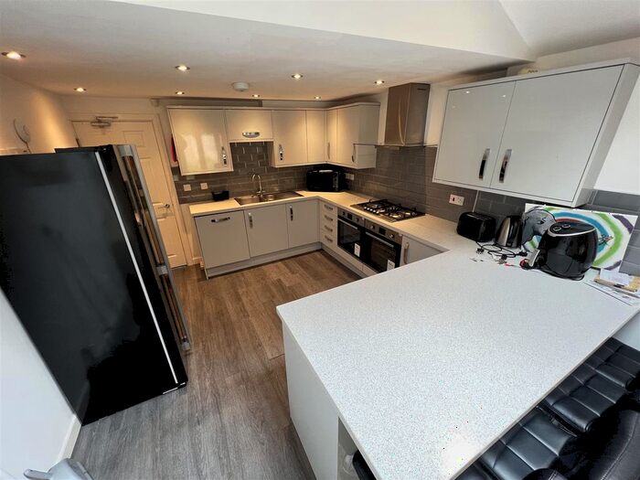 5 Bedroom End Of Terrace House To Rent In St. Georges Road, Coventry, CV1