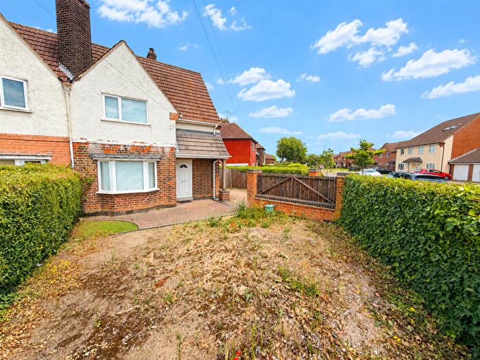 3 Bedroom Semi-Detached House For Sale In Pen Green Lane, Corby, NN17