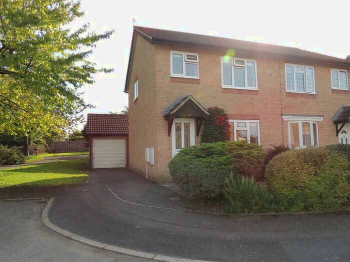 3 Bedroom Semi-Detached House To Rent In Frampton Court, Bristol, BS30