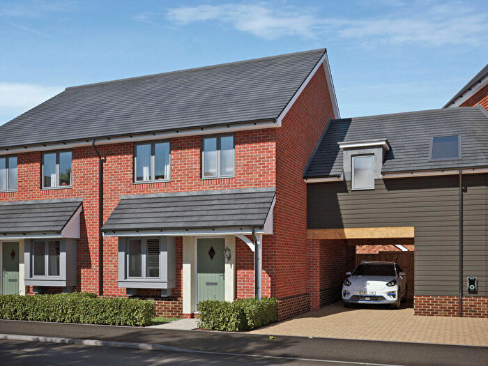 4 Bedroom Terraced House For Sale In Brockhills Lane, New Milton, BH25