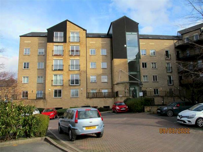 2 Bedroom Apartment To Rent In Textile Street, Dewsbury, West Yorkshire, WF13