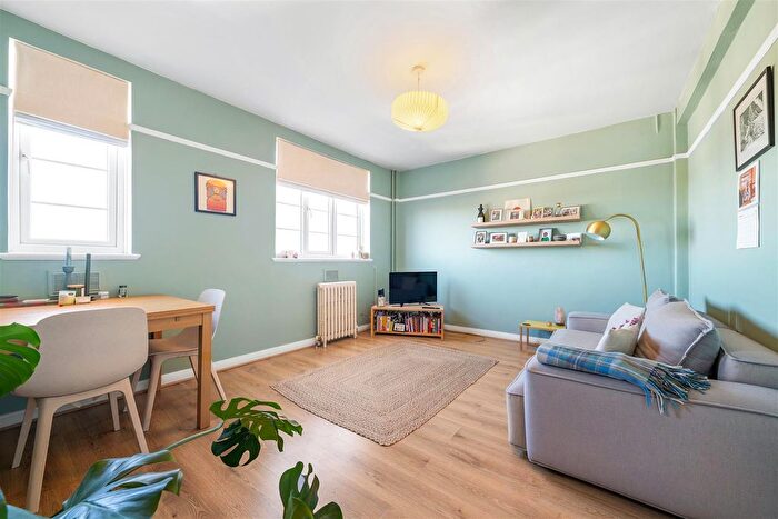 1 Bedroom Flat For Sale In Sherbourne Court, Elmers End Road, Anerley, London, SE20