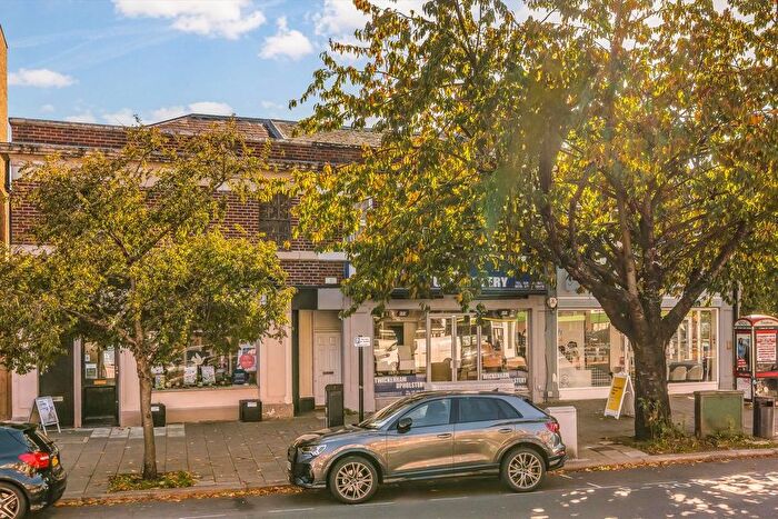 2 Bedroom Maisonette To Rent In Heath Road, Twickenham, TW1