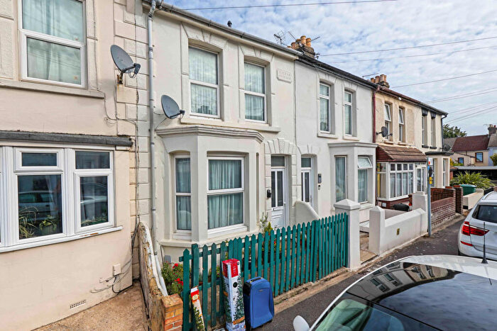 2 Bedroom Terraced House To Rent In Regent Road, Gillingham, ME7