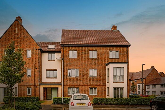 2 Bedroom Flat For Sale In Purssell Road, Weston Turville, Aylesbury, HP22