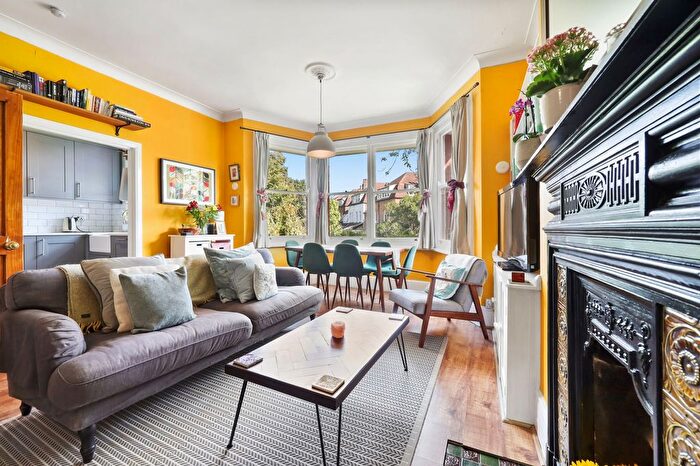 2 Bedroom Flat For Sale In Riggindale Road, London, SW16