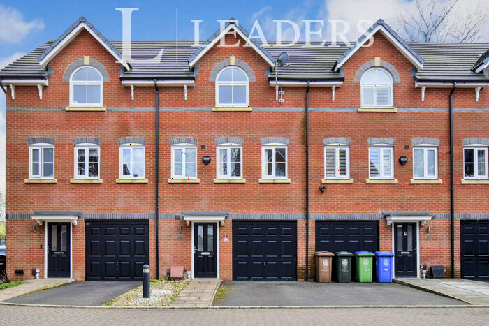 3 Bedroom Town House To Rent In Durness Place, Heywood, OL10