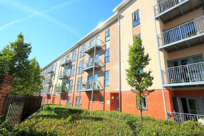 2 Bedroom Apartment To Rent In Battle Square, Reading, Berkshire, RG30