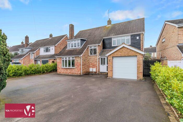 4 Bedroom Detached House To Rent In Woodstock Road, Broxbourne, EN10