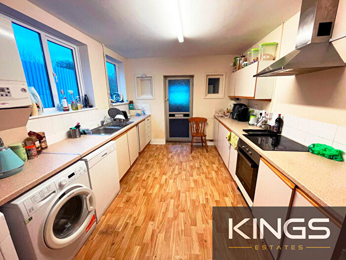 5 Bedroom Semi-Detached House To Rent In Broadlands Road, Southampton, SO17