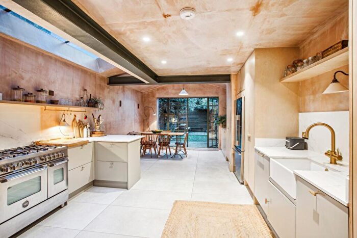 4 Bedroom Terraced House To Rent In Belgrave Road, Hoe Street, E17