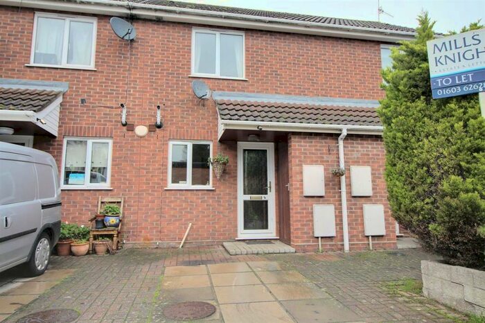 2 Bedroom Town House To Rent In Brightys Opening, Norwich, NR2