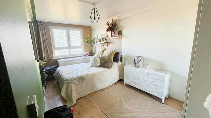 3 Bedroom Flat To Rent In Hensley Point, Bradstock Road, London, E9