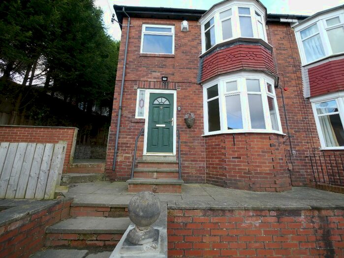 3 Bedroom Semi-Detached House To Rent In Mount Grove, Dunston, Gateshead, NE11