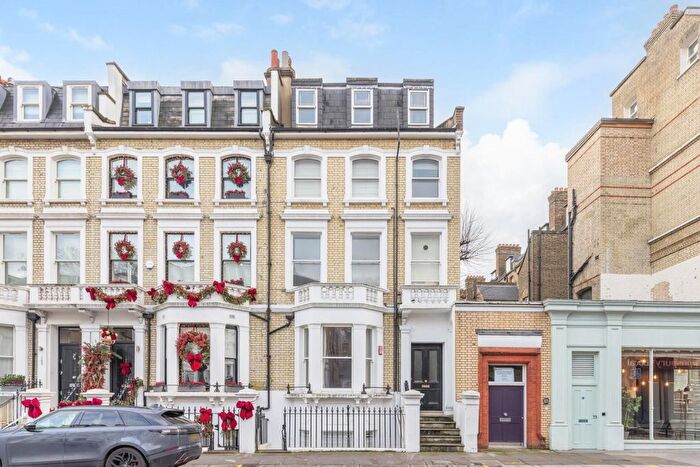 2 Bedroom Flat For Sale In Beaufort Street, Chelsea, SW3