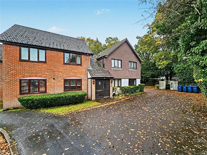 1 Bedroom Apartment To Rent In The Laurels, Farnham, Surrey, GU9
