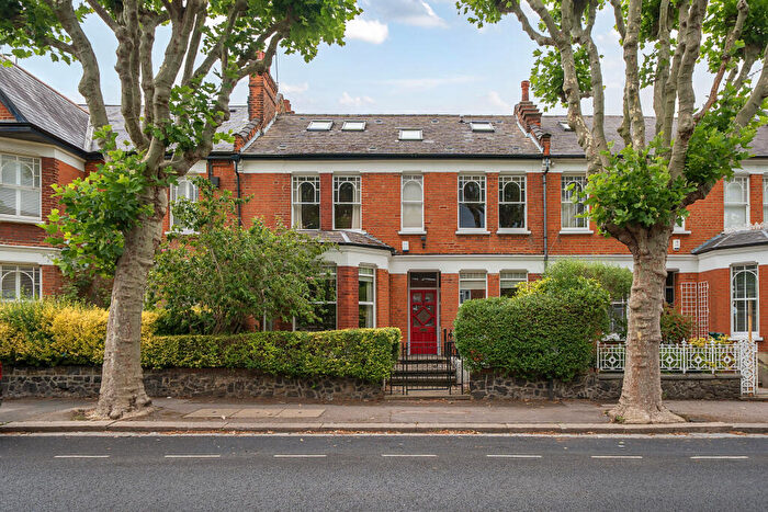 6 Bedroom Terraced House For Sale In Mount View Road, London, N4