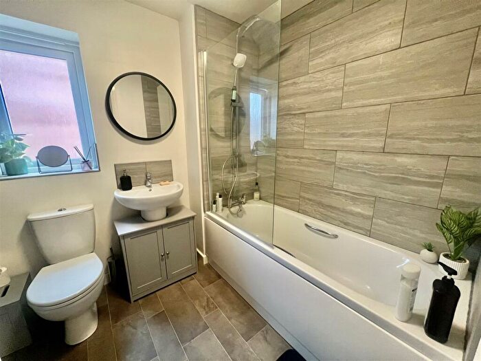 2 Bedroom Semi-Detached House For Sale In Haydock Drive, Darlington, DL1