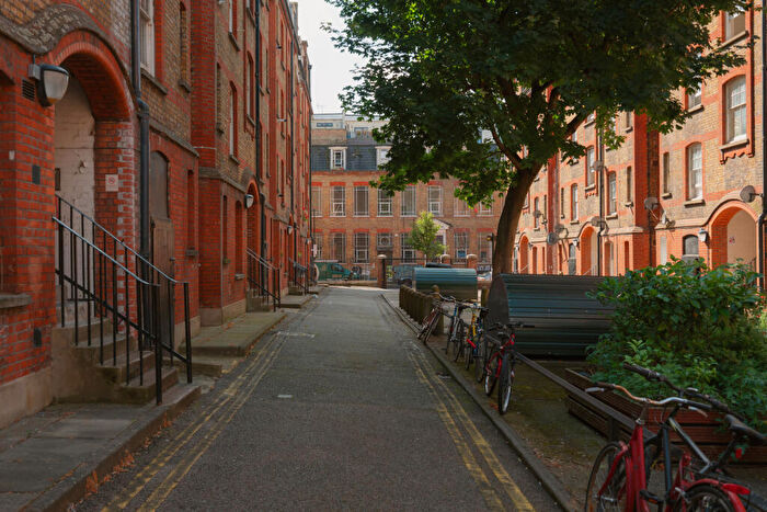 2 Bedroom Flat For Sale In Walton House, Montclare Street, London, E2