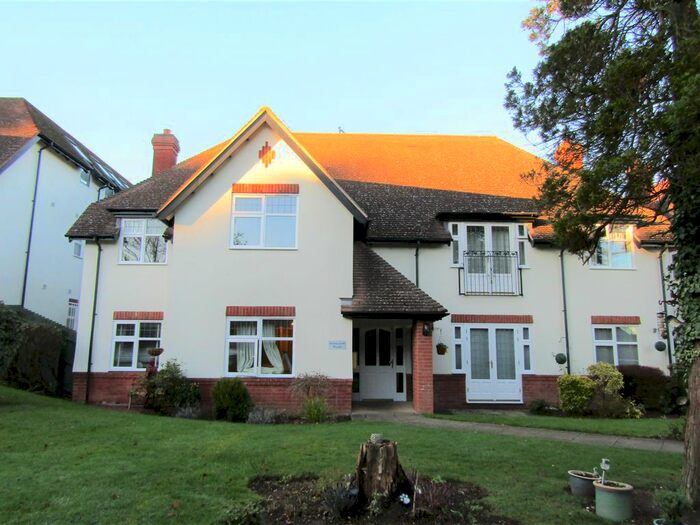 2 Bedroom Flat To Rent In Belwell Place, Four Oaks, Sutton Coldfield B74