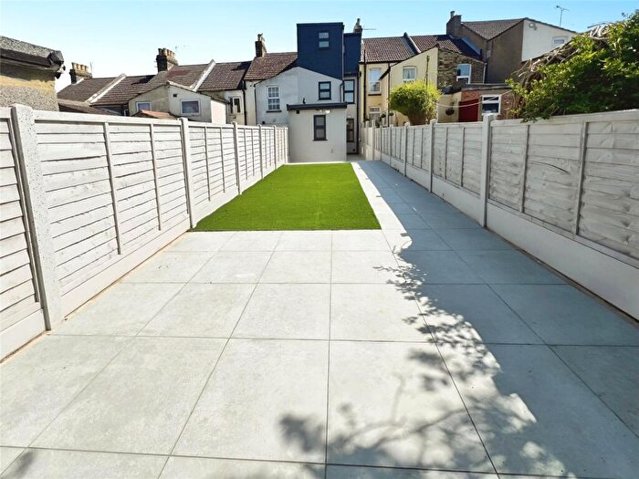 5 Bedroom Terraced House To Rent In Sturla Road, Chatham, Kent, ME4