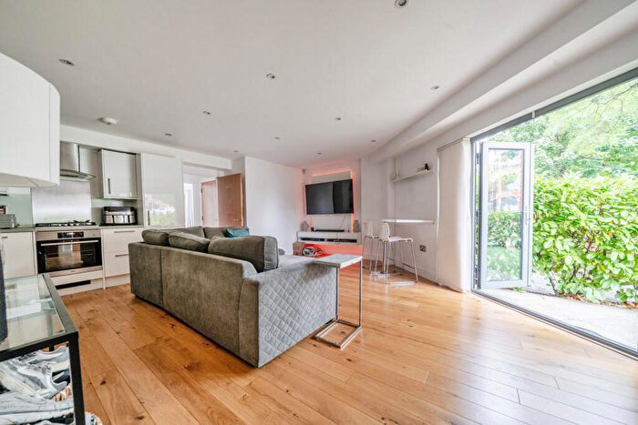 2 Bedroom Apartment For Sale In Masons Hill, Bromley, BR2