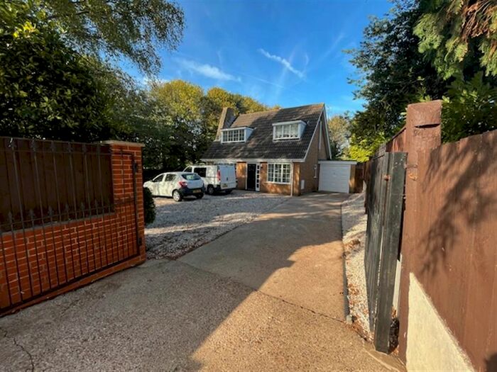 3 Bedroom Detached House To Rent In Castle Industrial Park, Watnall Road, Hucknall, Nottingham, NG15