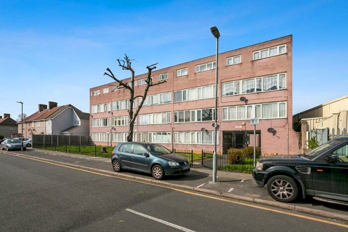 1 Bedroom Flat To Rent In Haydon Road, Chadwell Heath, RM8