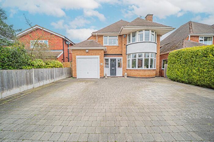 4 Bedroom Detached House For Sale In Hanbury Road, Dorridge, B93