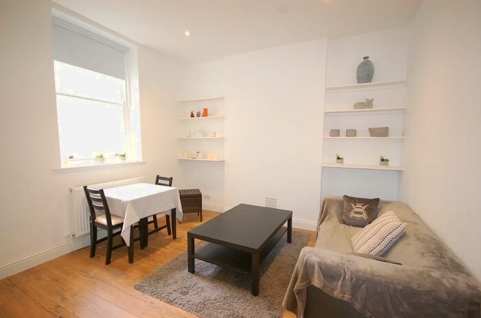 1 Bedroom Flat To Rent In Craven Road, Westbourne Crescent, Bayswater, W2