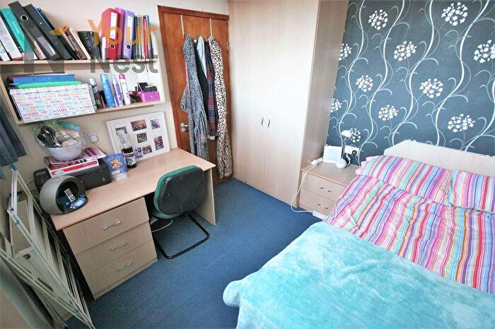 4 Bedroom Terraced House To Rent In Harold Walk, Hyde Park, LS6