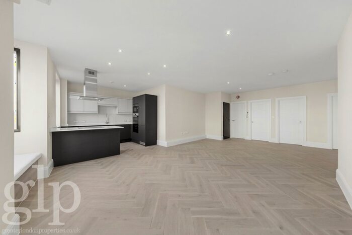 2 Bedroom Semi-Detached House To Rent In - St. Martin's Lane, London, Greater London, WC2N