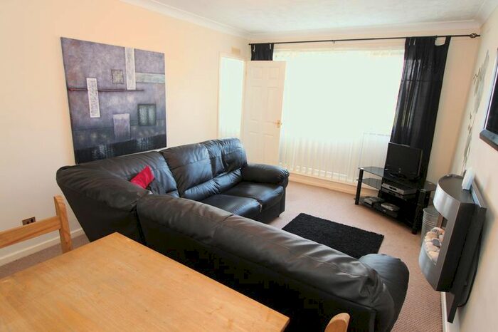 2 Bedroom Flat To Rent In Edgmond Court, Hollycarrside, Sunderland SR2
