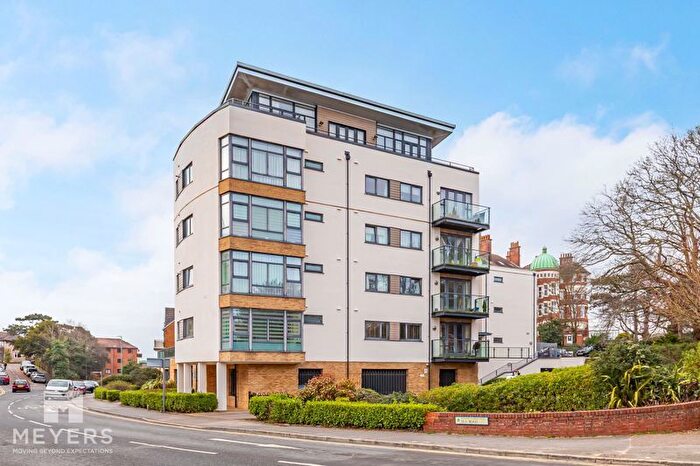 2 Bedroom Flat To Rent In Whitewater, Sea Road, Bournemouth, BH5