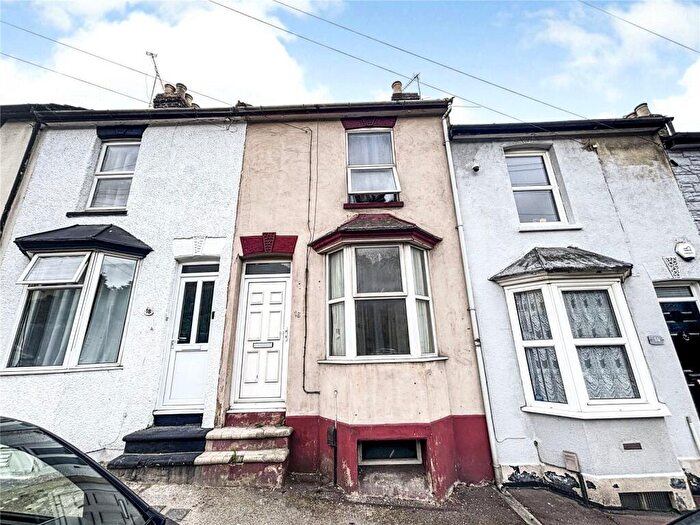 3 Bedroom Terraced House For Sale In Seymour Road, Chatham, Kent, ME5