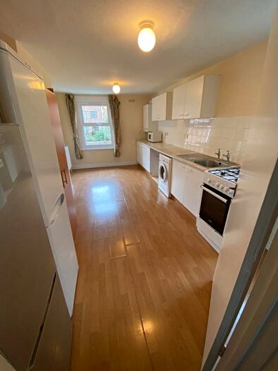 2 Bedroom Property To Rent In Sach Road, London, E5