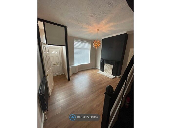 3 Bedroom Terraced House To Rent In Albany Street, Oldham, OL4