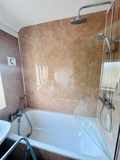 3 Bedroom Semi-Detached House To Rent In Netherhall Road, Leicester, LE5