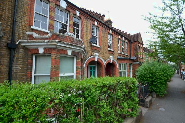 2 Bedroom Flat To Rent In Winns Terrace, London, E17