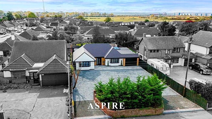 4 Bedroom Bungalow For Sale In Long Road, Canvey Island, SS8