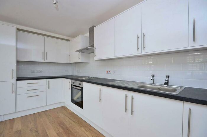 1 Bedroom Flat To Rent In Enfield Town, Enfield Town, Enfield, EN2