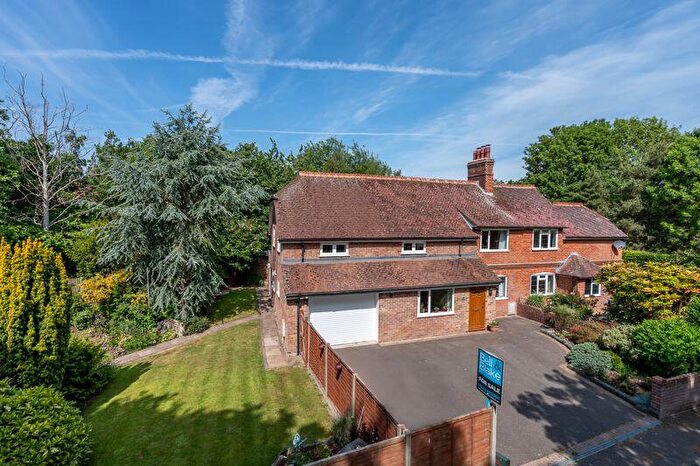 5 Bedroom Semi-Detached House For Sale In Coach Road, Chichester, PO20