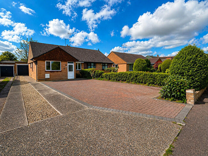 3 Bedroom Semi-Detached Bungalow For Sale In Anchor Road, Tiptree, CO5