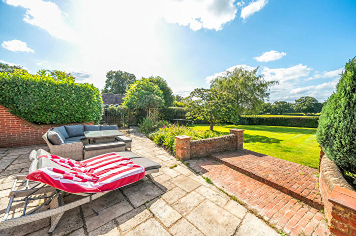 4 Bedroom Detached House For Sale In Upham Street, Upham, Southampton, Hampshire, SO32