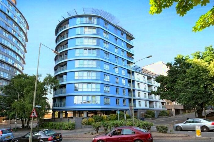 2 Bedroom Flat To Rent In Oriental Road, Woking, Surrey, GU22