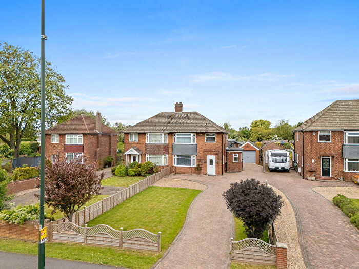 3 Bedroom Semi-Detached House For Sale In Pelham Road, Immingham, DN40