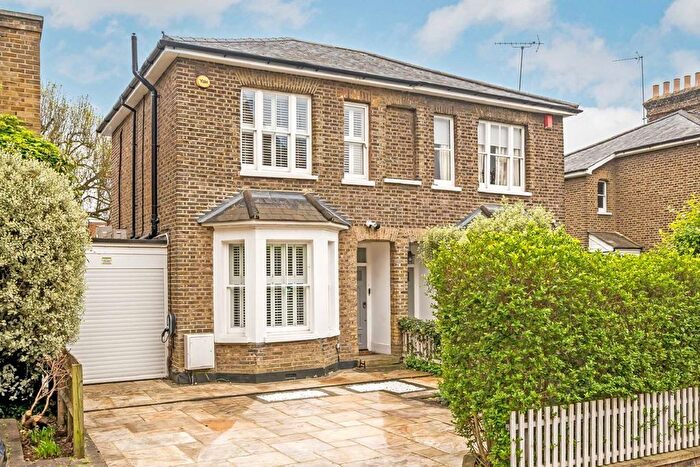 3 Bedroom Property For Sale In The Grove, Ealing, W5