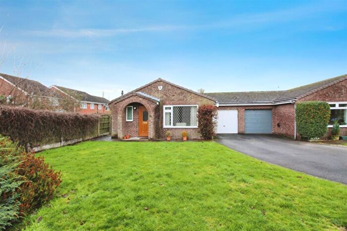 2 Bedroom Detached Bungalow For Sale In Farnham Croft, Skelton Woods, Leeds, LS14