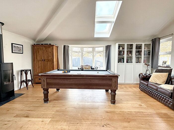 4 Bedroom Detached House For Sale In Main Road, Marchwood, SO40