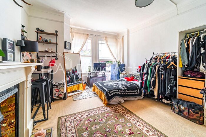 1 Bedroom Flat To Rent In Hillfield Avenue, Crouch End, London, N8